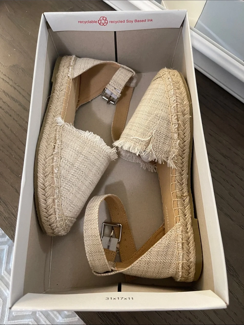 Minnetonka Women's Beige Espadrille Wedge Sandals size 6